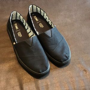 New Tom’s Canvas Men’s Shoes